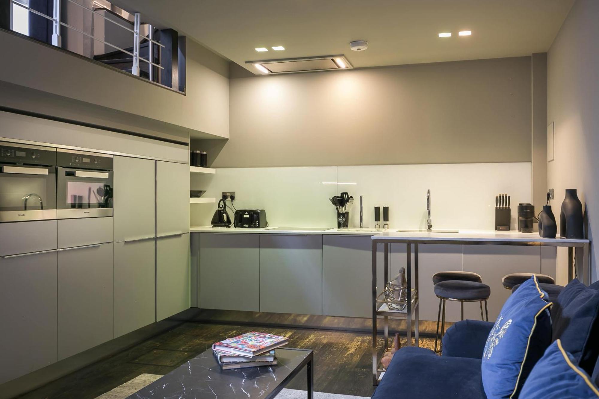 The Muse's Mansion - Covent Garden By Frankie Says Apartment